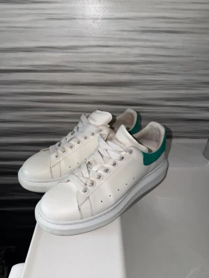Alexander Mcqueen - Alexander McQueen, Storlek 42, Fint skick