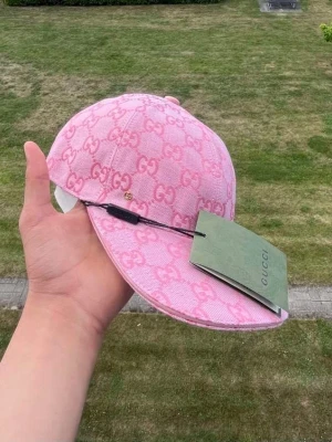Helt ny gg keps rosa sista i lager  - Helt ny 