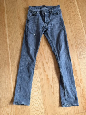 Nudie jeans - Säljer ett par skitfeta nudie jeans i strl 28:32 inga defekter osv! 