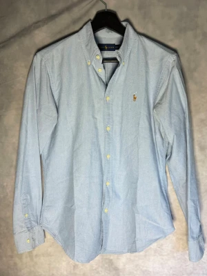 Ralph Lauren Skjorta - Riktigt snygg Ralph Lauren skjorta | Storlek S  | Bara att höra av er vid frågor eller funderingar 