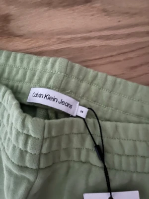 Calvin Klein byxor - Kalven Celin byxor bra men prislappen kvar