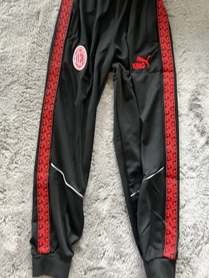 Ac Milan Byxor 26/27 - Ett par Ac Milan Byxor 26/27 helt nya i storleken M/L