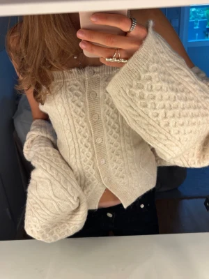 Stickad tub topp - Stickad tubtopp. Helt oanvänd med prislapp kvar! Nypris: 299kr