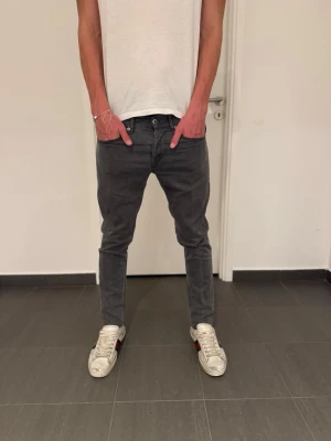 Dondup George jeans  - Säljer nu dessa feta Dondup George jeans, skriv för fler bilder/frågor😊