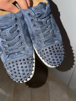 Christian Louboutin  - Storlek 42,5 / äkta med äkthetsbevis och låda/ pris 2599