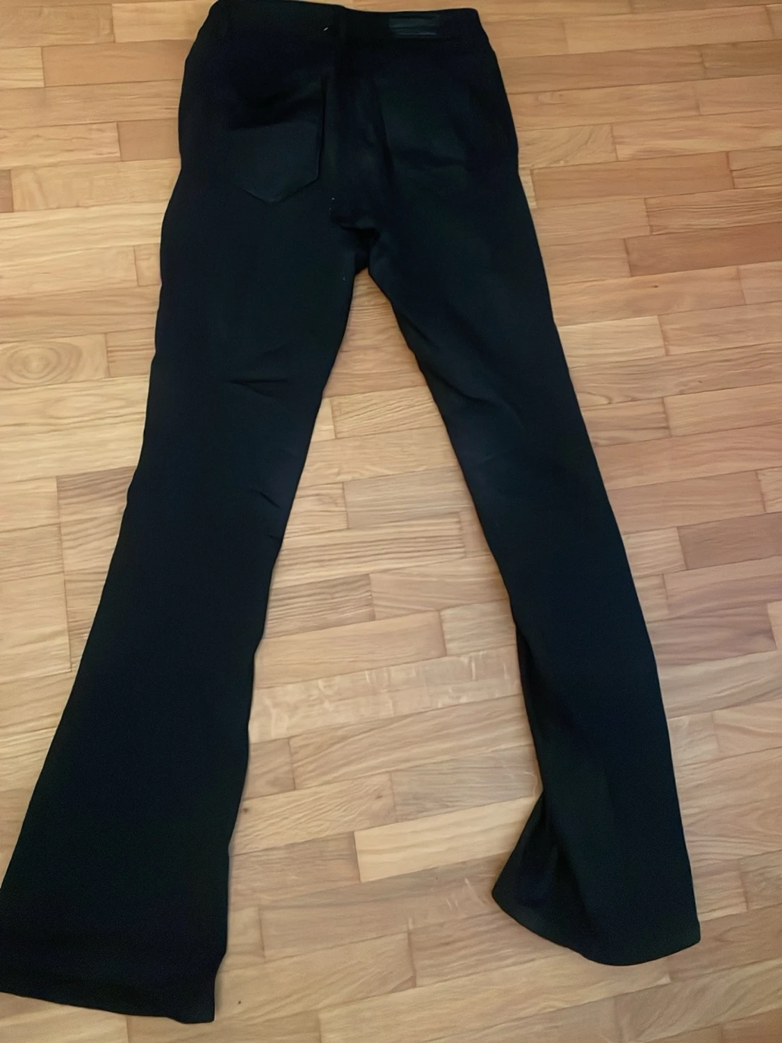 Svarta bootcut jeans från Veromoda - 1