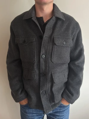 Overshirt - - Condition: 7/10 - Color: Gray - Size: M