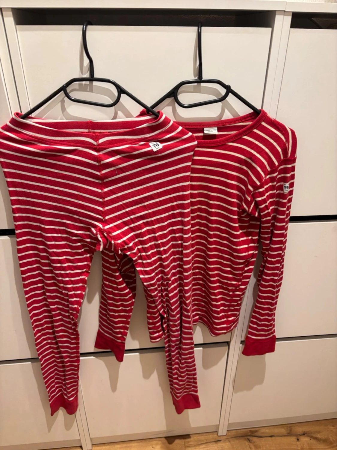 Rödvit randig pyjamas set Polarn O. Pyret XS