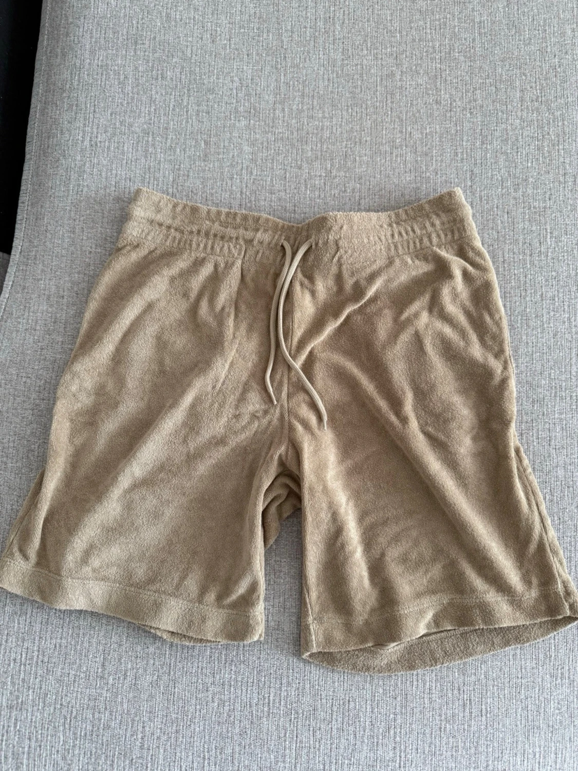 Beige frottéshorts med snörning