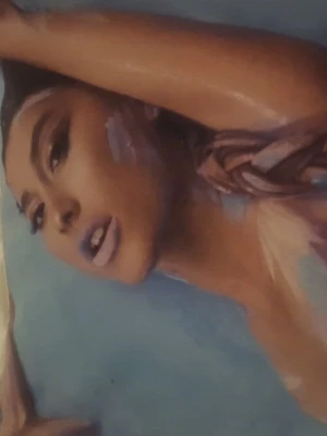 Ariana grande kuddfodral - Ariana grande kuddfodral. Använd några ggr men inga skador eller nåt på den. OBS!!! ENDAST SWISH!!! 
