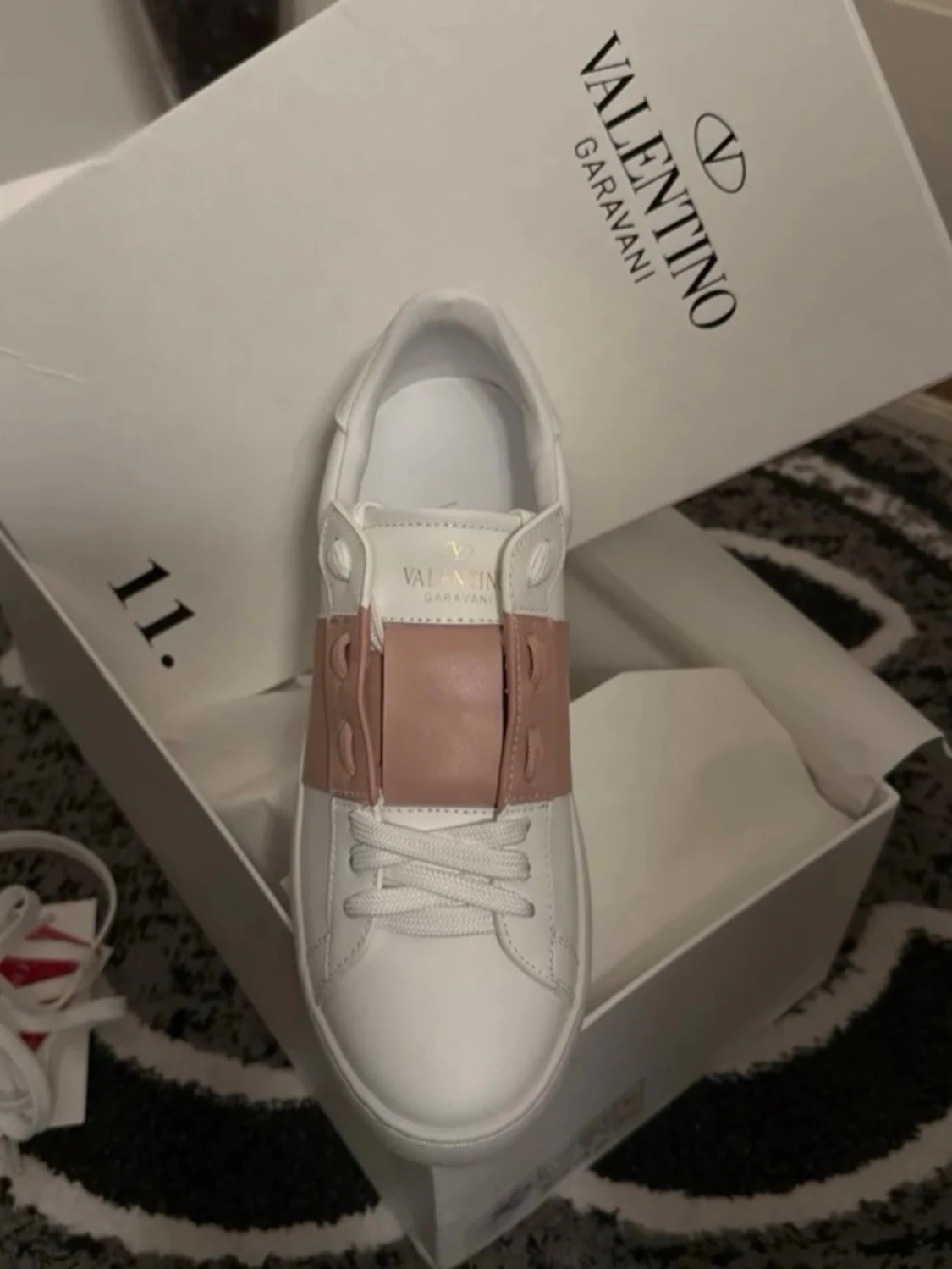 Vita sneakers med rosa band - 4