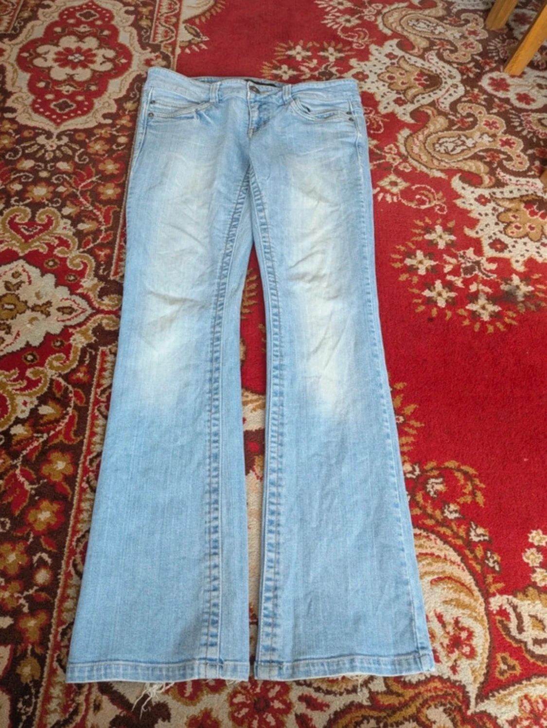 Ljusblåa jeans