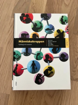 Människokroppen : fysiologi och anatomi - Inköpt från Adlibris, aldrig använd då jag läser e-böcker i stället.