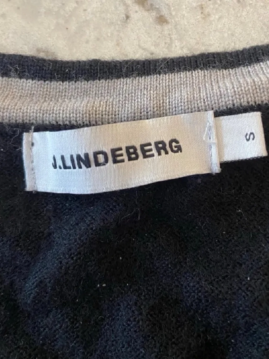 Svart stickad tröja J.Lindeberg - 1