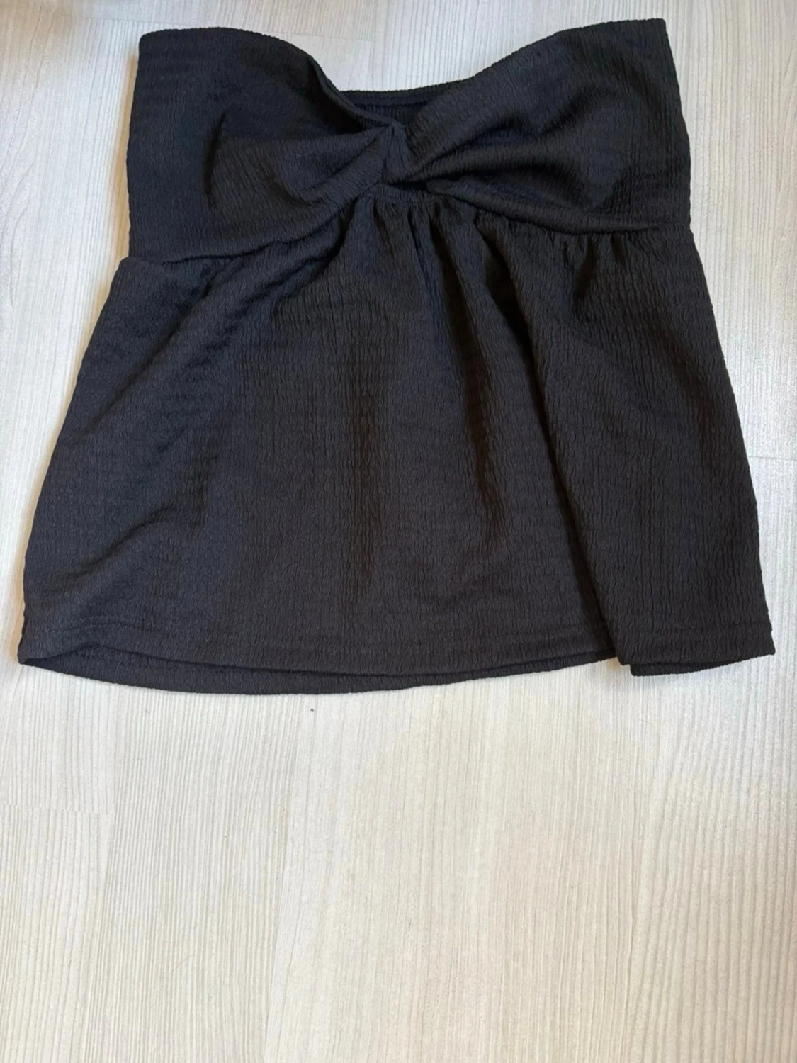 Svart bandeau tubtopp med twist - 2