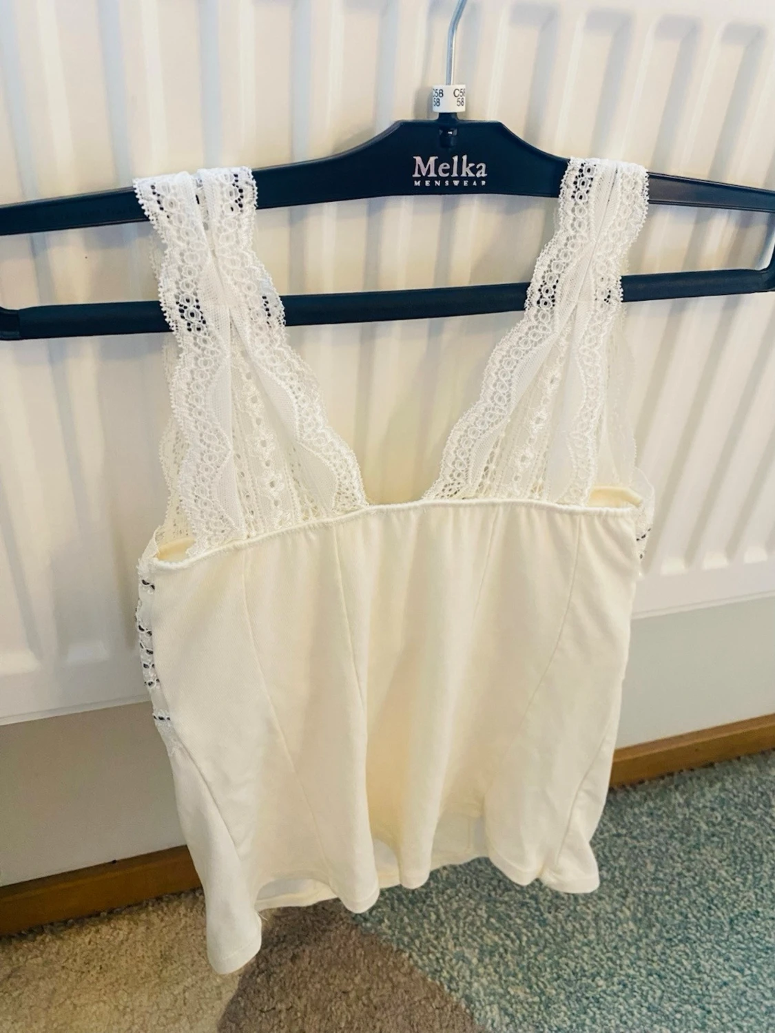 Vit spetsbody med rosett - 2