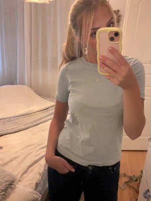 Zara Tshirt  - Simpel och söt tshirt🩵🫶🏼