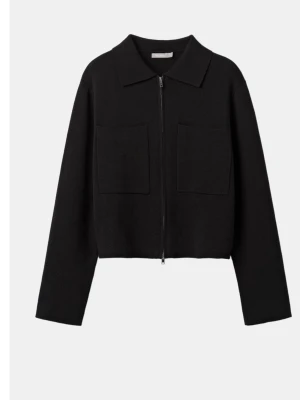 Svart zip cardigan med fickor - Stilren svart cardiganjacka ny pris 599. Den är helt ny aldrig använt den kom för fler frågor 