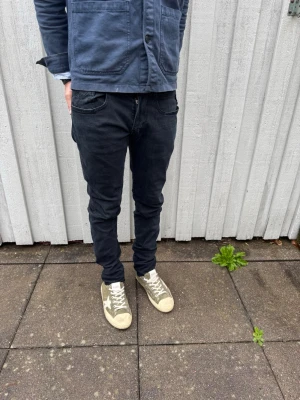 Replay Anbass jeans - Replay jeans - Modell: Anbass - Storlek: W31/L34 - skick: 9/10 - Nypris runt 2000kr