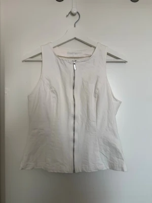 Vit Jeans topp - Vit jeans topp från Zara i storlek M🤍