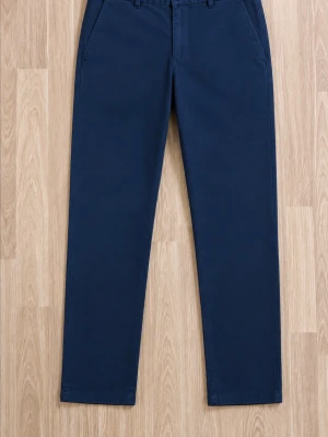 Mörkblå Polo Ralph Lauren chinos 💙 - Klassiska och stilrena chinos från Polo Ralph Lauren i mörk marinblå färg. Rak passform med sidfickor framtill och två knappfickor baktill. Diskret Polo-detalj vid bakfickan. Väldigt lättmatchade och passar både till vardags och lite finare tillfällen 👌 • Märke: Polo Ralph Lauren • Storlek: 14 år • Färg: Mörkblå / navy • Modell: Chinos / raka byxor • Fint begagnat skick utan fläckar eller skador! Skriv gärna om du vill ha mått eller fler bilder! 🤍