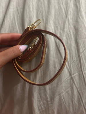 Långt band till väska - Hhdghhhebwbwbbwbwbw