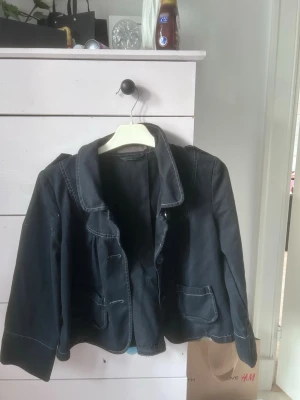 Trekvartsjacka - Jätte snygg jacka perfekt nu till hösten!!🍂🤍