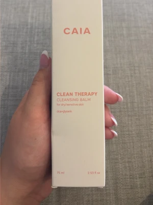 Caia cleansing balm - Caia cleansing balm som följde med i kalendern. Aldrig kommit till användning och förpackningen är obruten. Nypris 295💕💕
