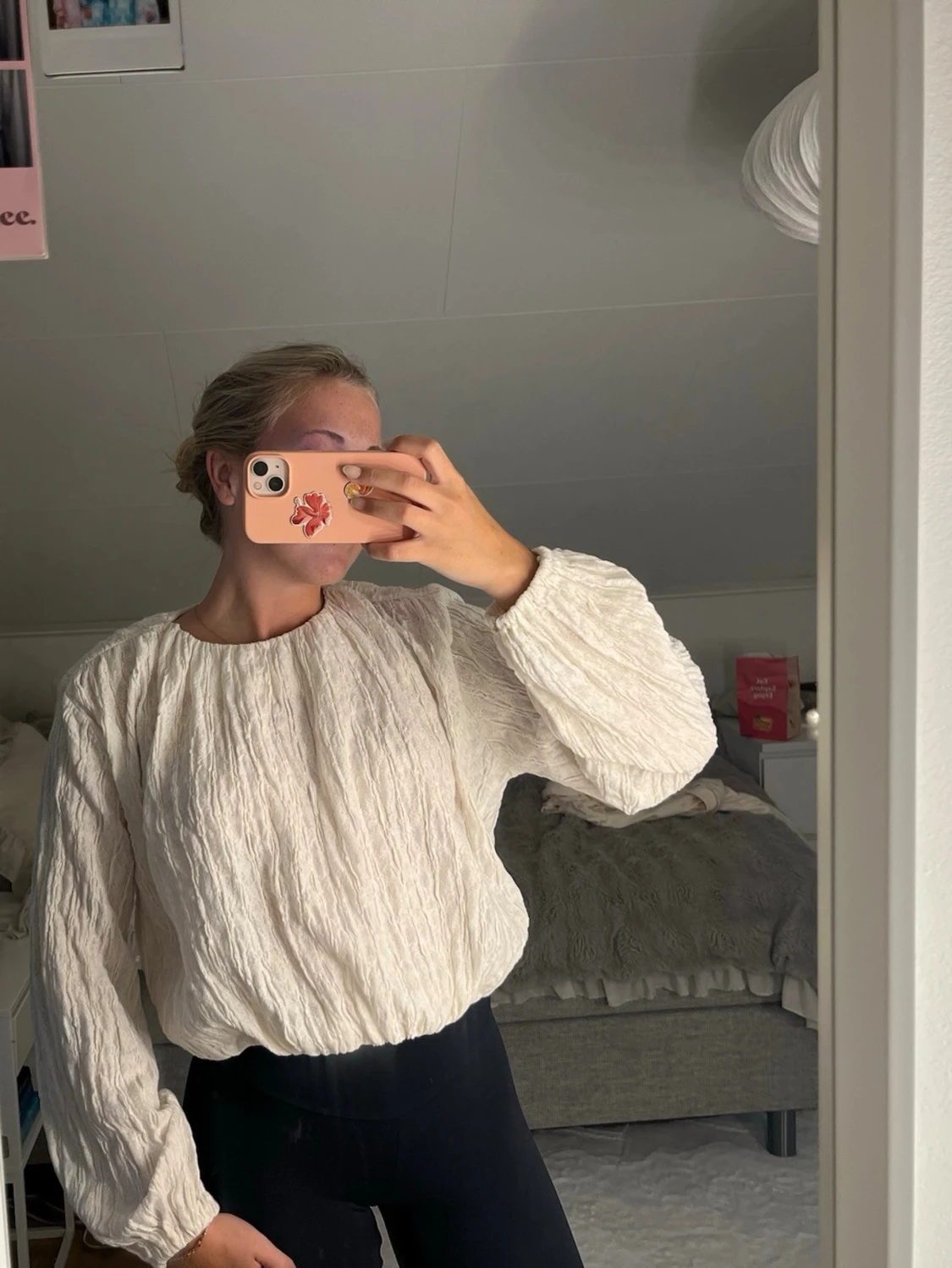 Vit crinkle-blus med lång ärm - 2