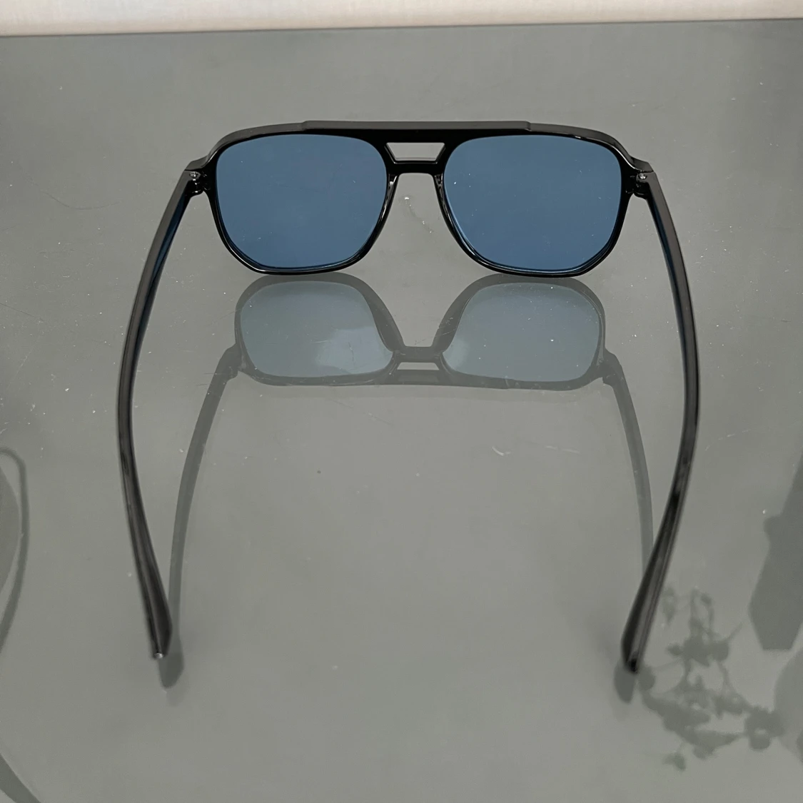 Blå solglasögon - 1