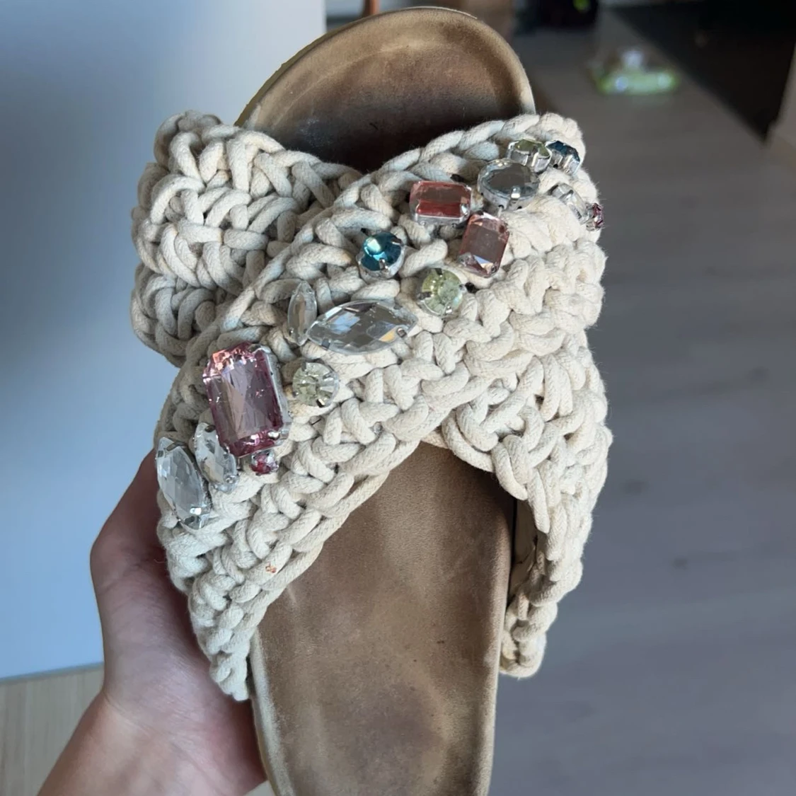 Inuikii tofflor med stenar - 2