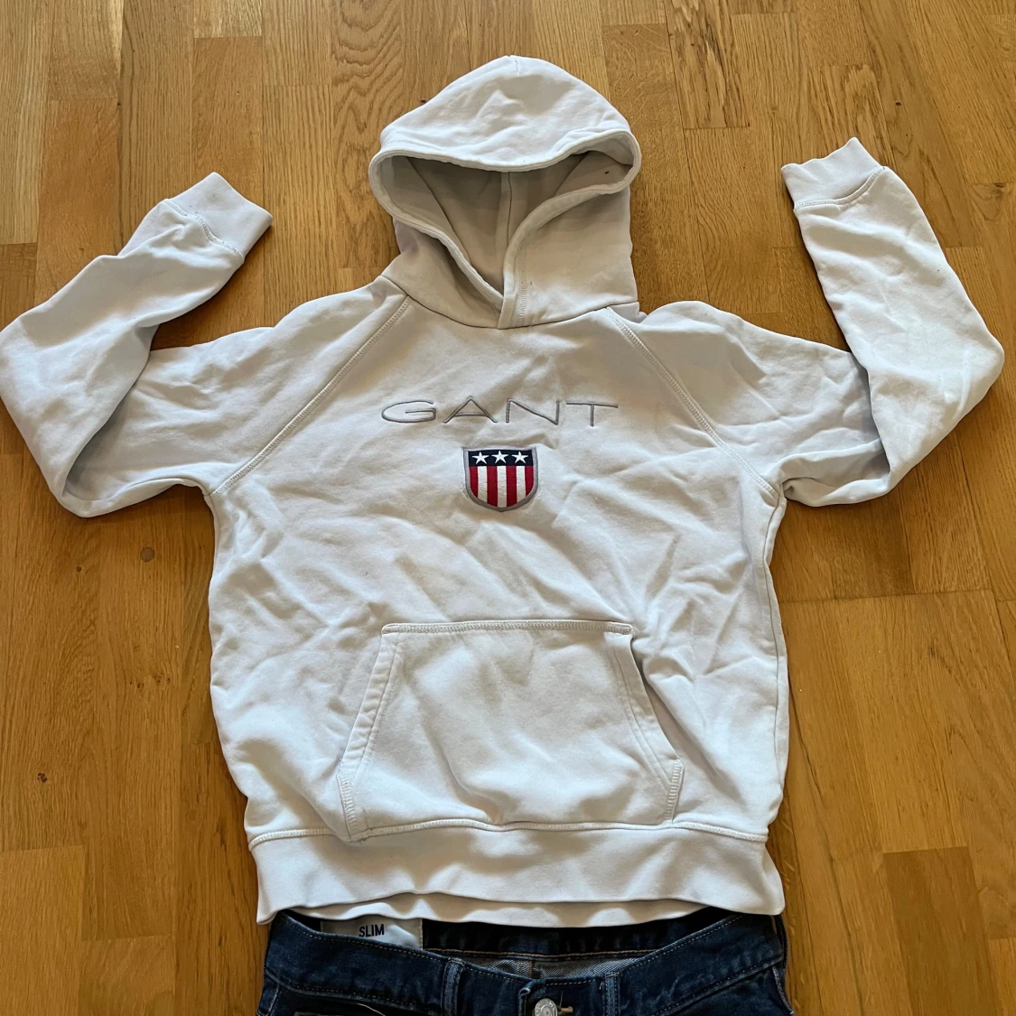 Vit hoodie från GANT