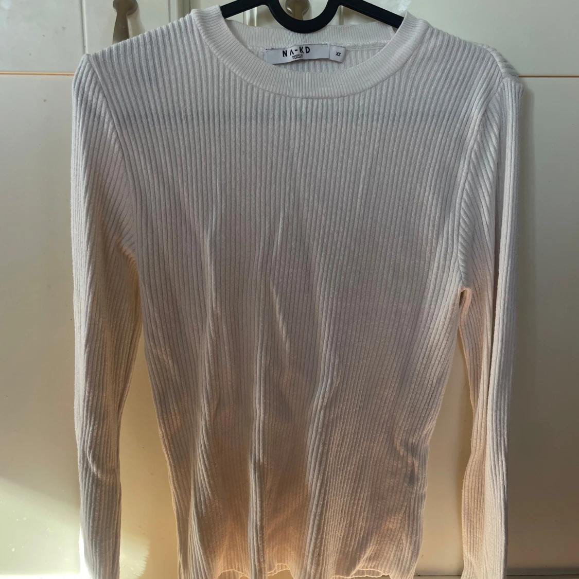 Vit långärmad tröja