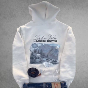 Notre succés - Dehär är ett intressekoll. Hoodien är i storlek S/XS och är riktigt bekväm. Färgen är biegie/vit en blandning och den är riktigt snygg!. Om du undrar något är de bara att fråga 💭 Byten går också!