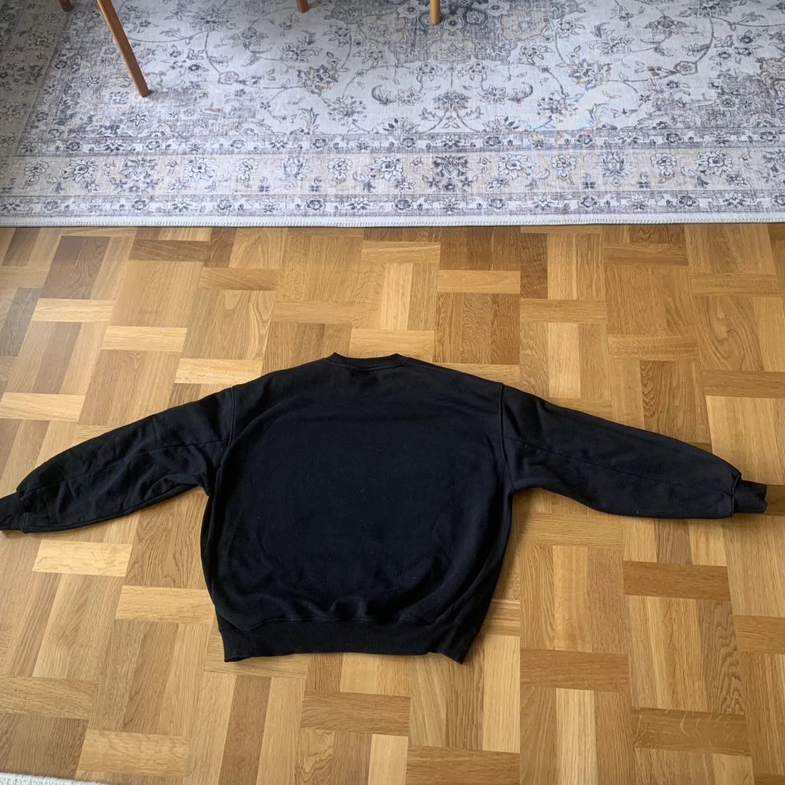 Sweatshirt från District Forty Six - 1