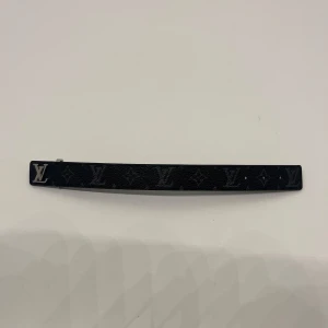 Lv armband  - Ett lv armband i ca 21 cm helt nytt skick aldrig använd. Pris kan diskuteras och skriv om du har några frågor. 
