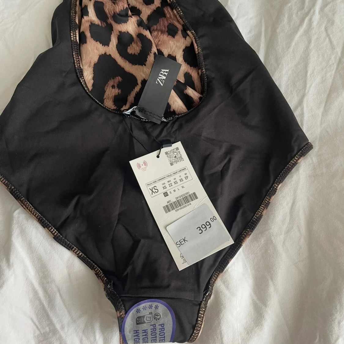 Leopardmönstrad baddräkt från Zara - 1