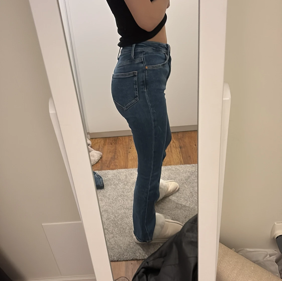 Blå bootcut jeans från BikBok - 1