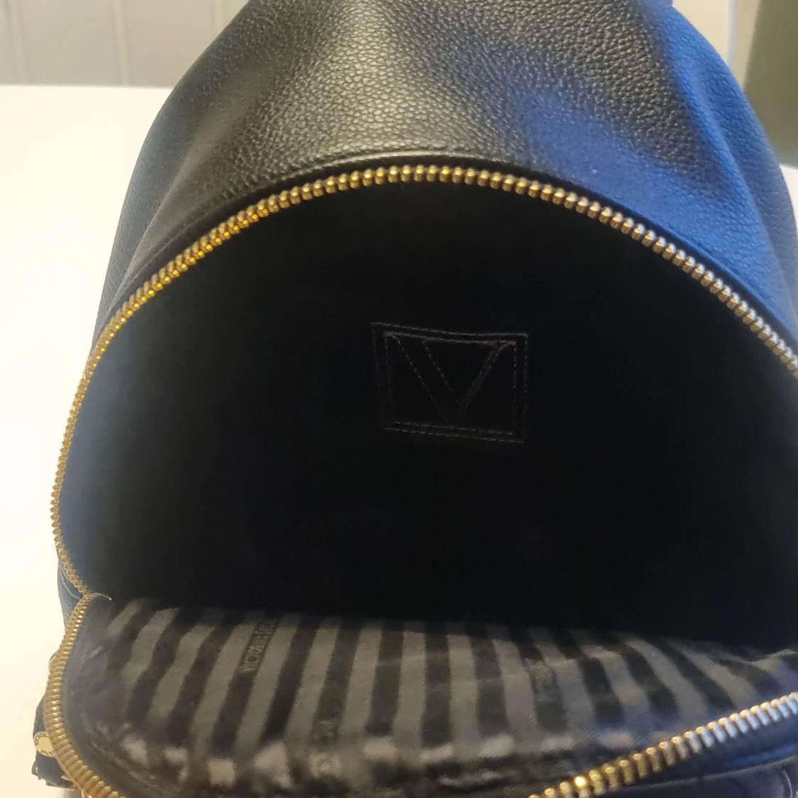 Svart ryggsäck från Victoria's Secret - 1