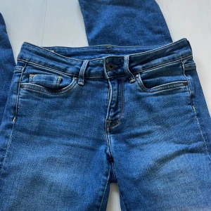 Blå jeans med bootcut passform - Snygga blå jeans, De har en bootcut passform använda fåtal gånger