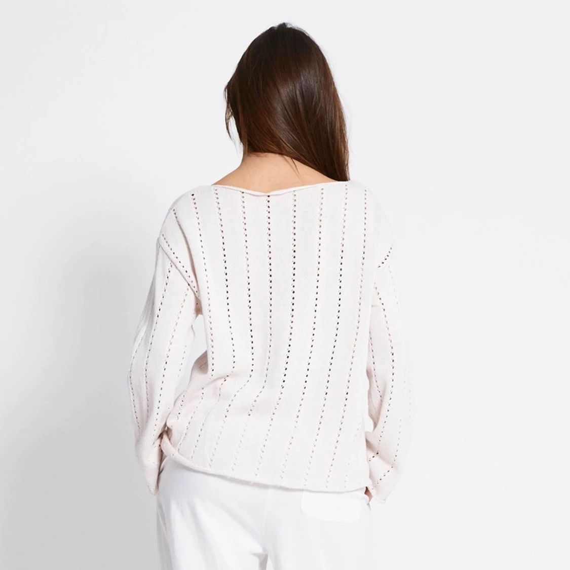Vit stickad tröja med hålmönster - 1