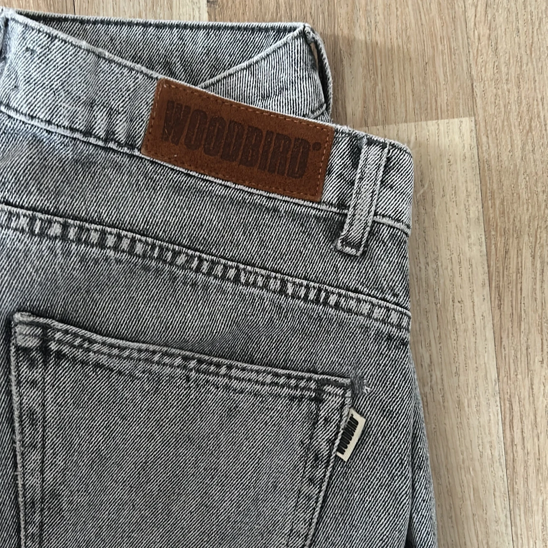 Grå jeans från Woodbird - 3