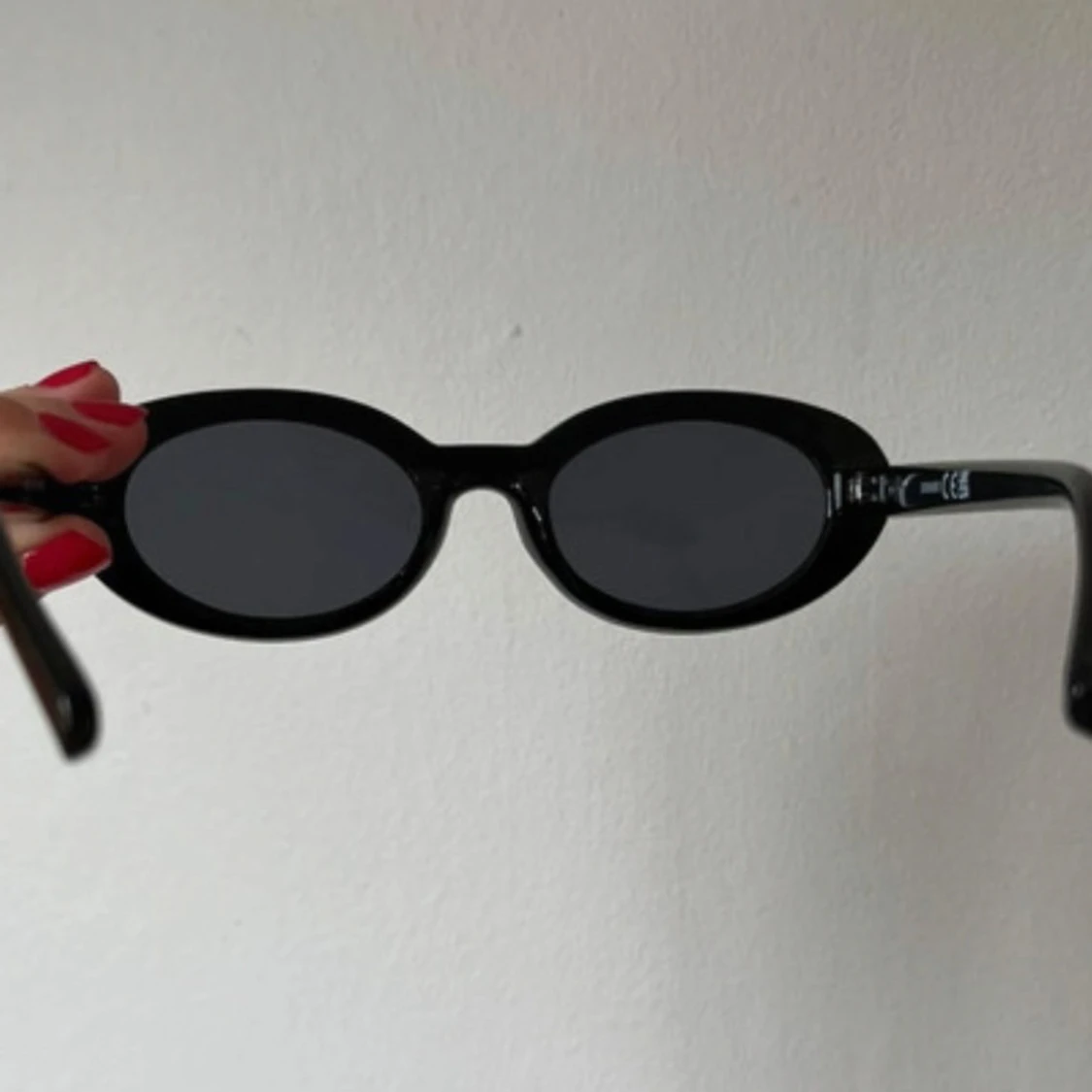 Svarta ovala solglasögon - 3