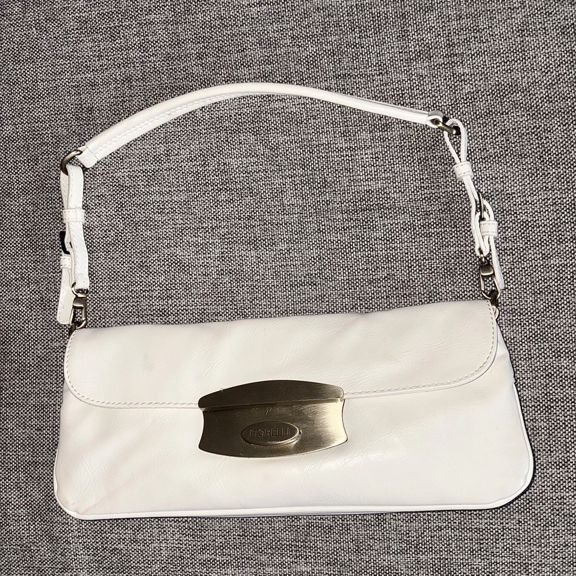 Vit axelväska från Fiorelli - 2