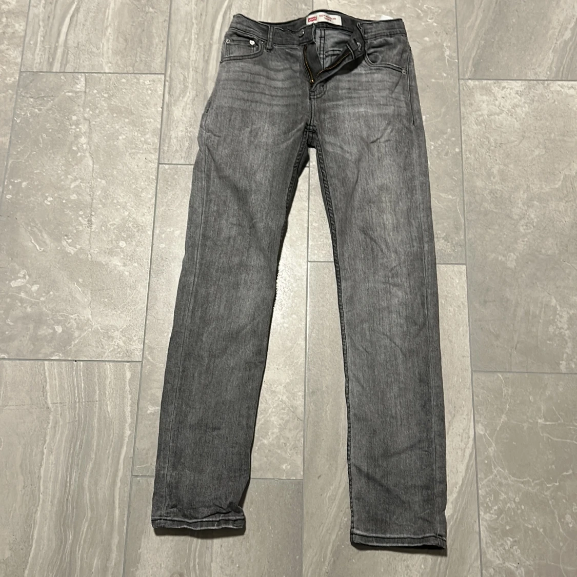 Grå Levis 502 jeans taper fit