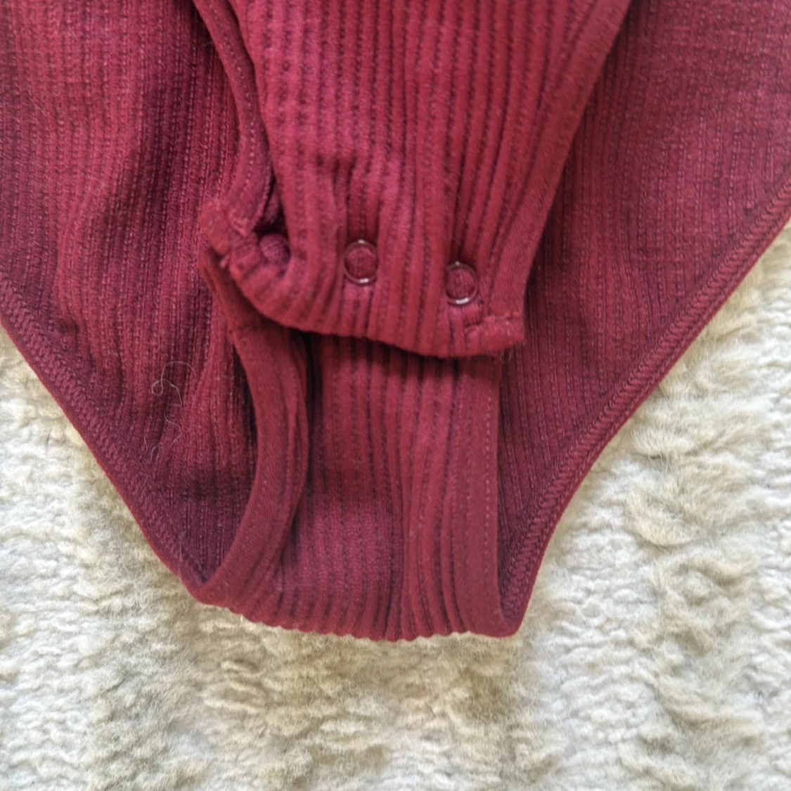 Vinröd ribbad body från ONLY - 3