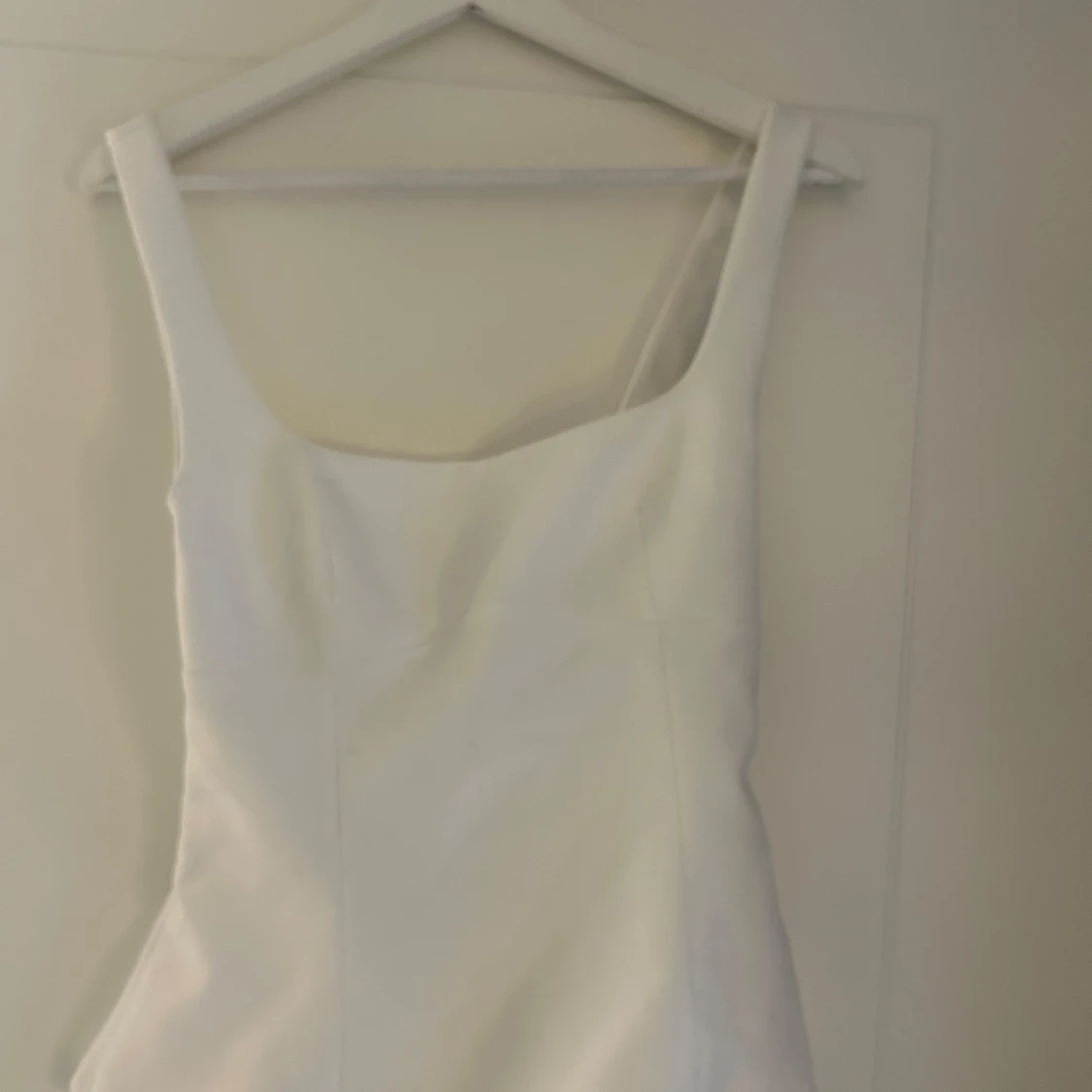 Vit kort klänning från Zara med knyt