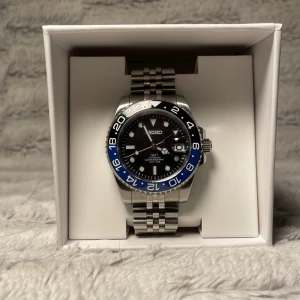 Seiko Batman Mod - Snygg Seiko Batman Mod, 40mm. Alla länkar tillkommer vid köp även Box🙌‼️