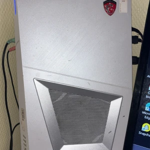 Msi trident 3 gaming dator - Gpu/grafikortet och sdd är inte inkluderad, allt annat ingår! Samt kablar Dm för frågor😊