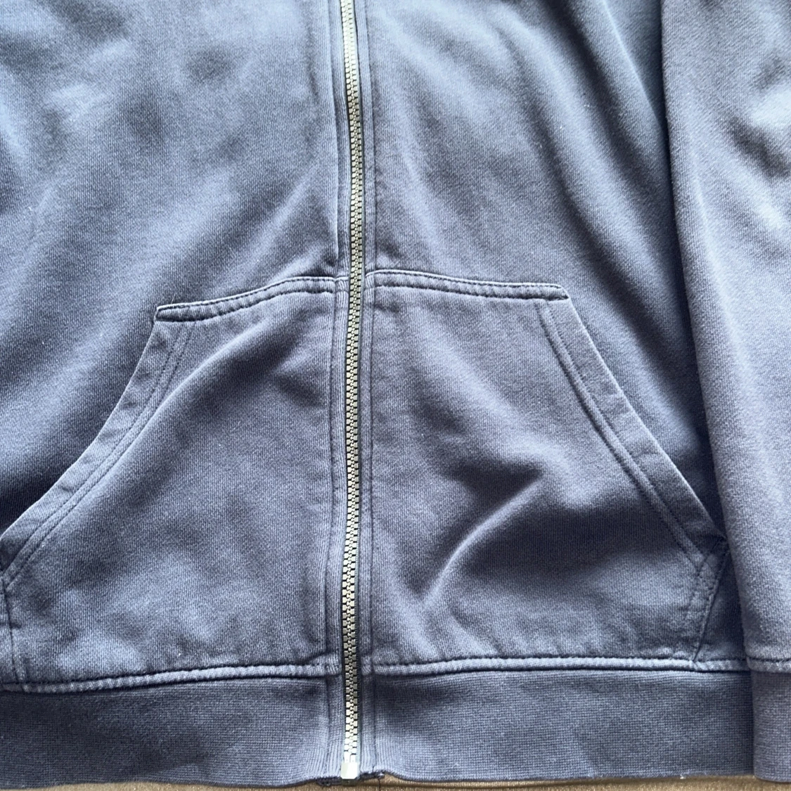 Mörkblå hoodie från Lyle & Scott - 4